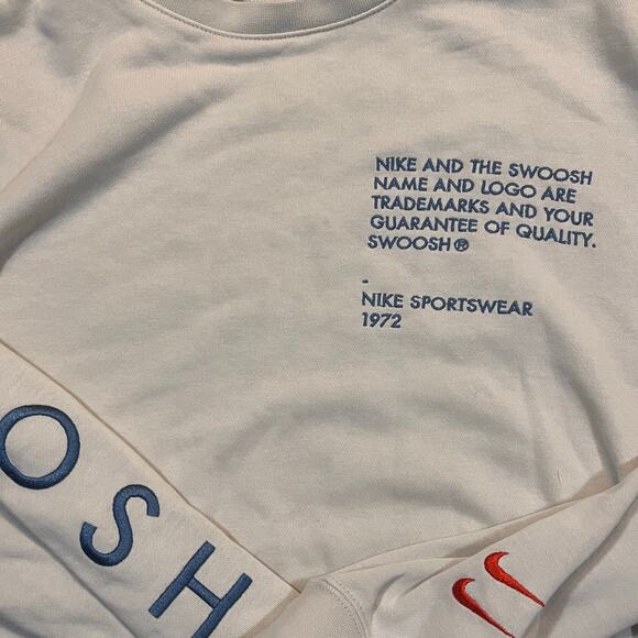 Nike Men's Medium NSW Swoosh Crewneck Sweatshirt Ivory Blue SBB Double Check - Picture 1 of 6